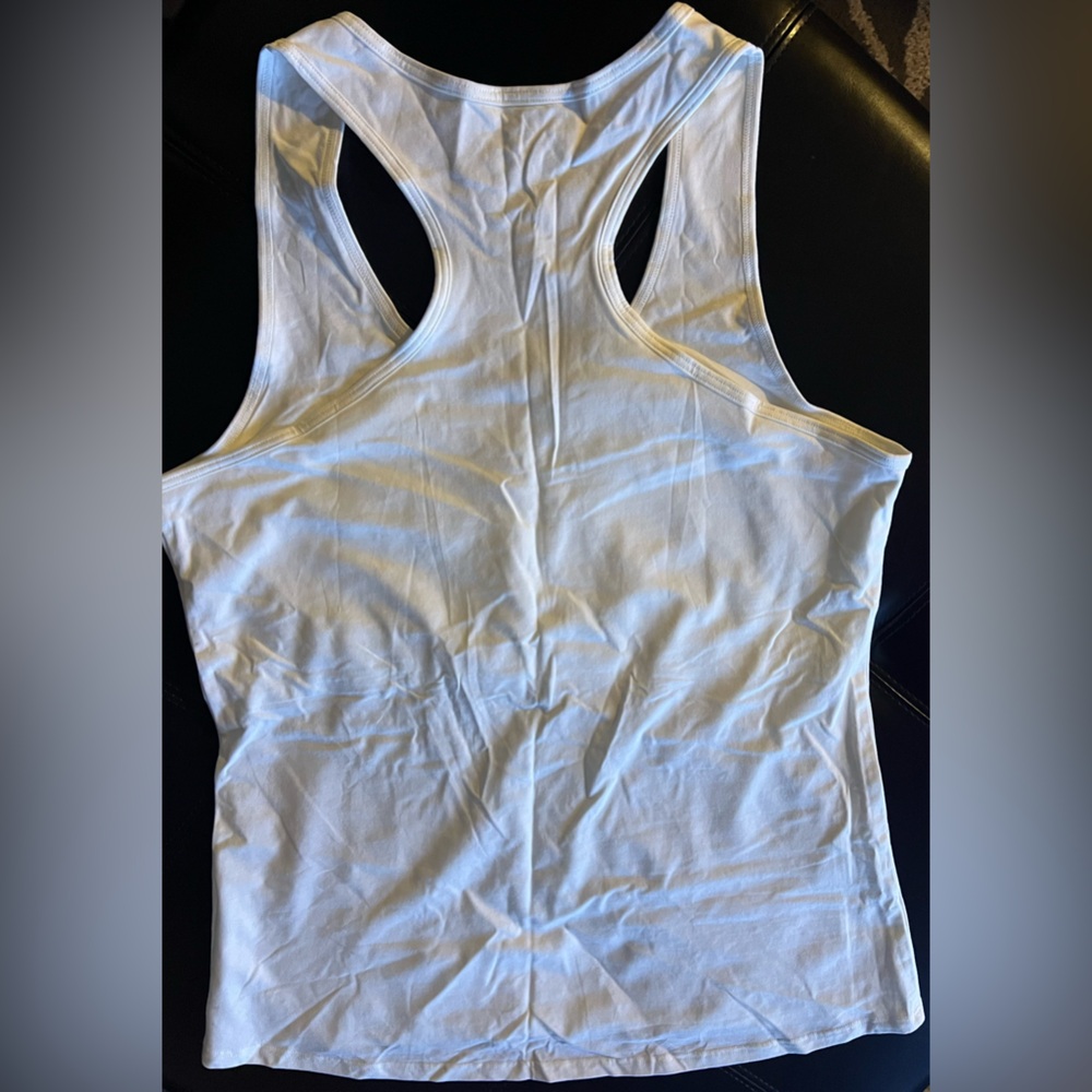 NWOT Women’s plus built in bra tank top. No brand. Size 2X. - Picture 3 of 5